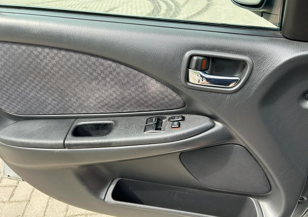 Toyota Avensis cena 5299 przebieg: 314641, rok produkcji 2002 z Białystok małe 326